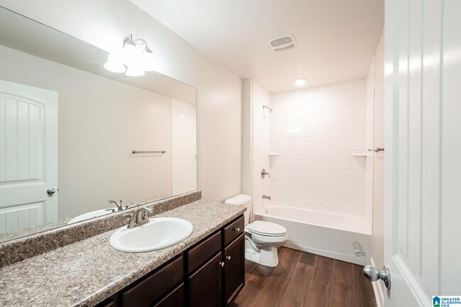 Building Photo - 950 Brookhaven Dr