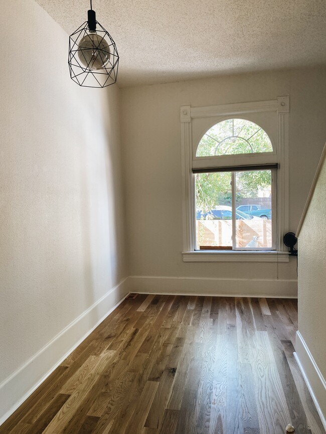 Building Photo - 3546 Lipan St