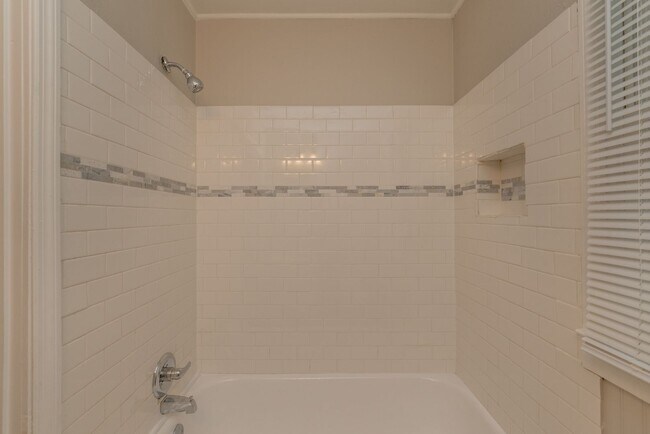 Building Photo - $1,200 - 3 bed/2 bath house for rent in Midtown Augusta, with fenced back yard