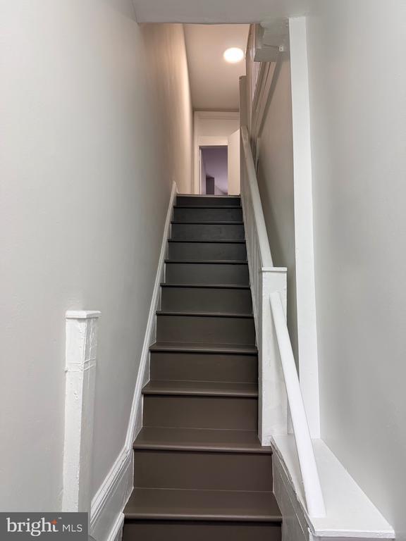 Building Photo - 2917 W Girard Ave