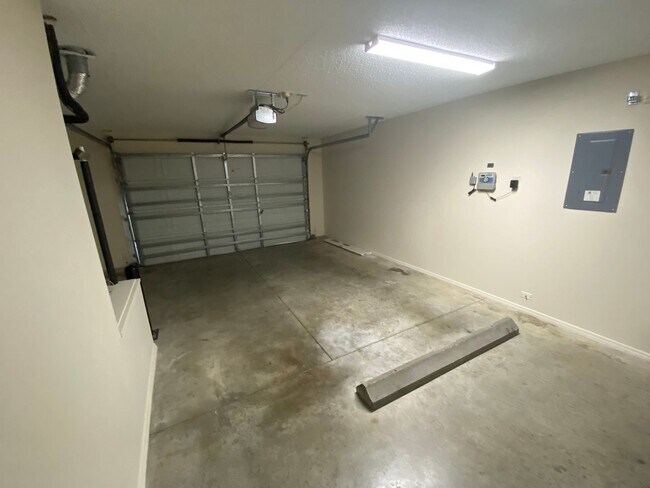 Building Photo - Annual Rental  in The Village of Piedmont - Unfurnished  - 2 Bedroom 2 Bath Patio Villa, with pon...