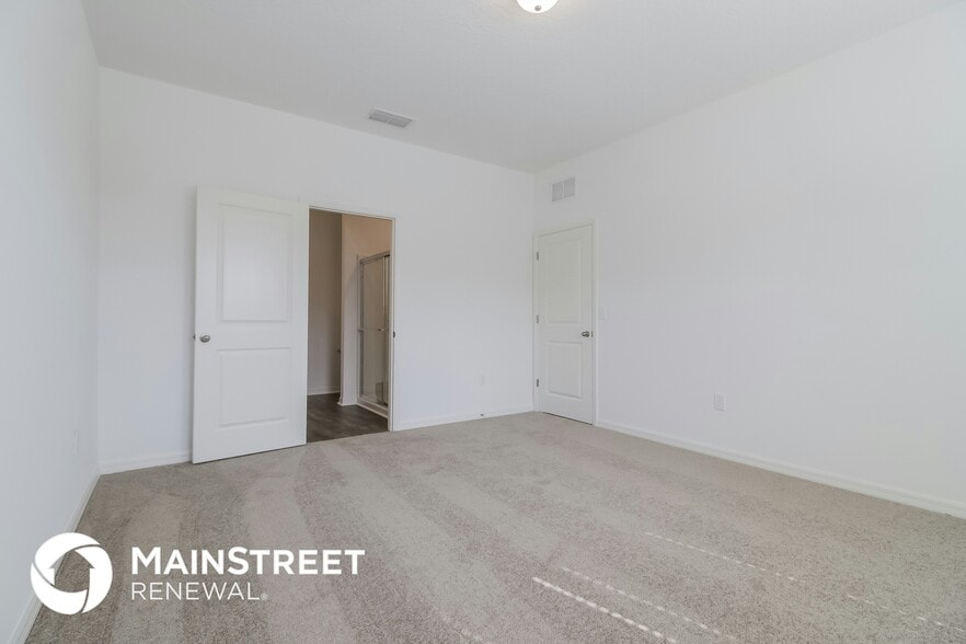 Building Photo - 120 Hidden Lk Lp