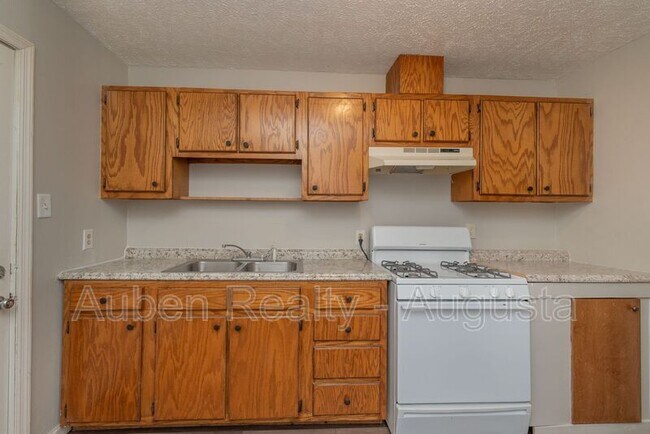 Building Photo - 821 Forsythe St