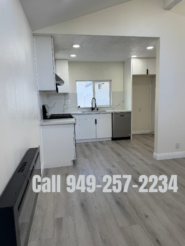 Building Photo - 4914 E Gayann Dr