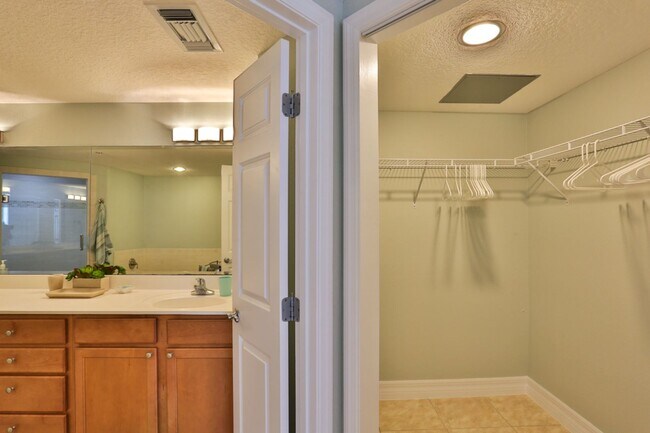 Building Photo - 3 Bedroom/ 2.5 Bath Oceanfront Condo, Blocks from Flagler Ave