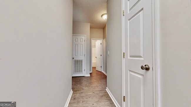 Building Photo - 122 Grove Hill Ave