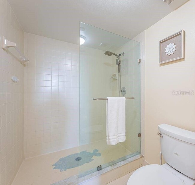 Building Photo - 6291 Bahia Del Mar Cir N