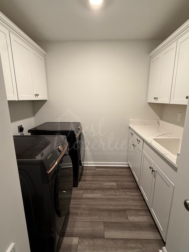 Building Photo - 143 Brockway Dr