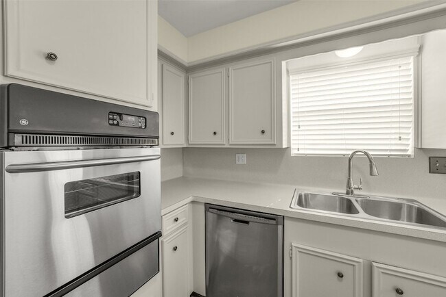 Building Photo - 7818 Kleingreen Ln