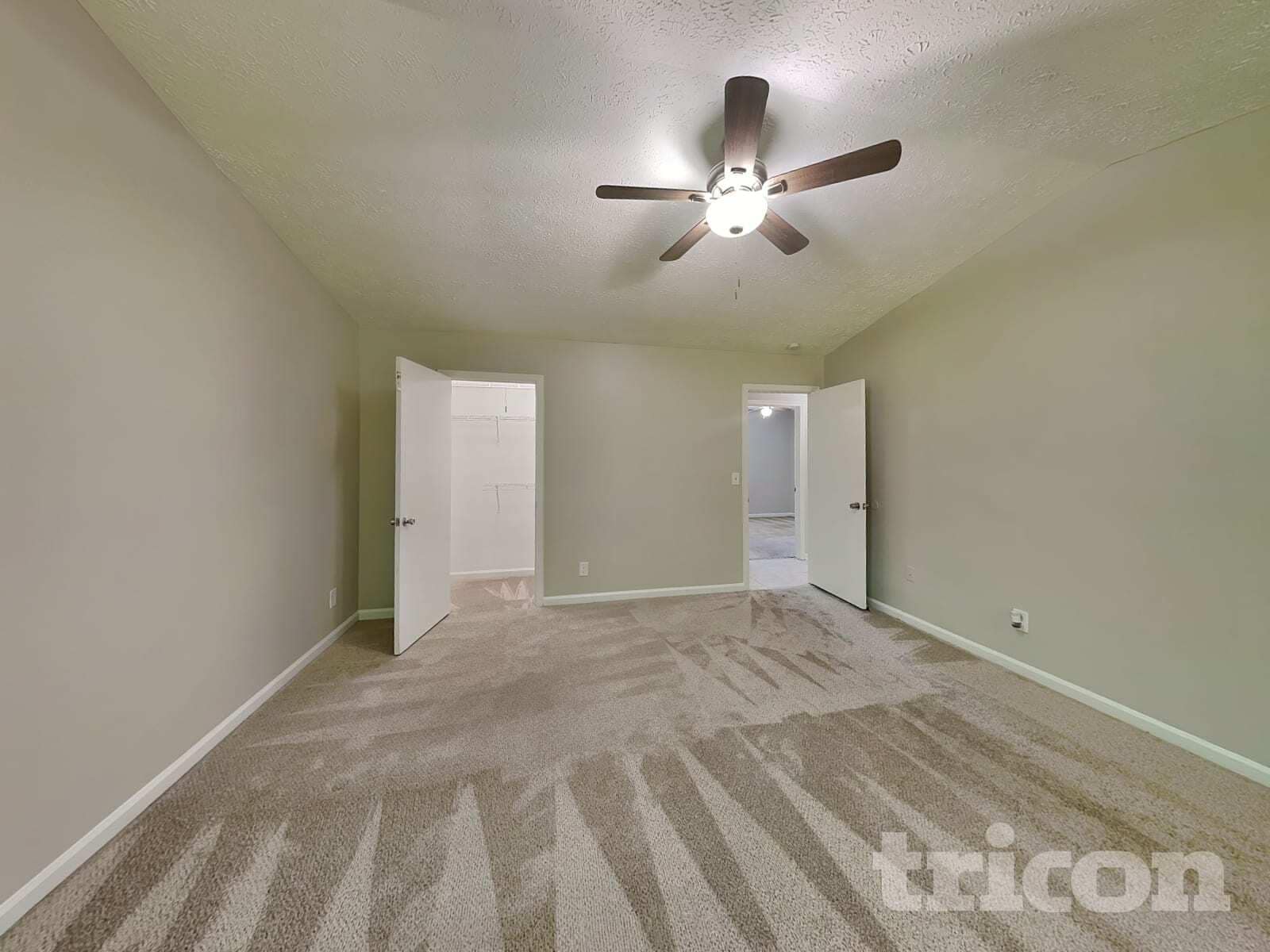 Building Photo - 811 Riverstone Ln