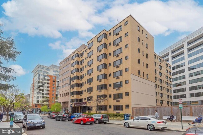 Building Photo - 2141 I St NW