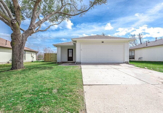 Building Photo - 5130 Riverwood Dr