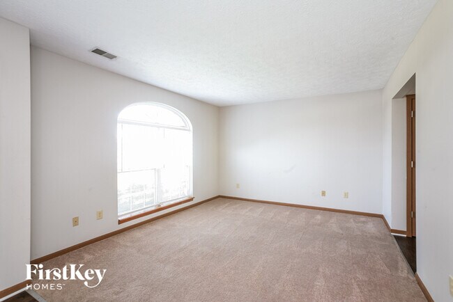 Building Photo - 10087 Palmaire Pl