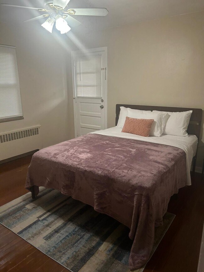 Building Photo - 509 Ogden Ave