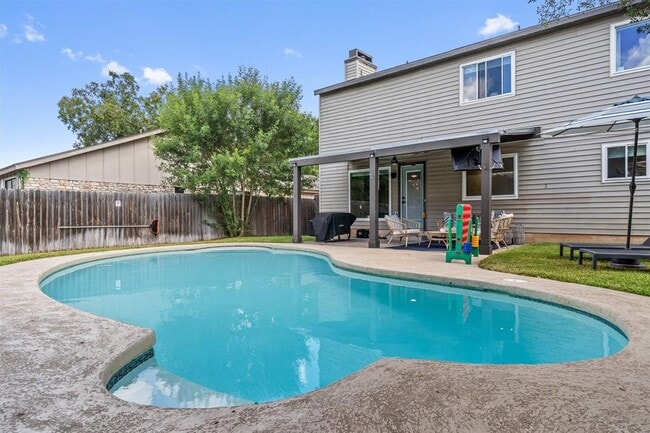 Building Photo - 1602 Rock Creek Dr