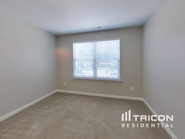 Building Photo - 133 Hickory Station Ln