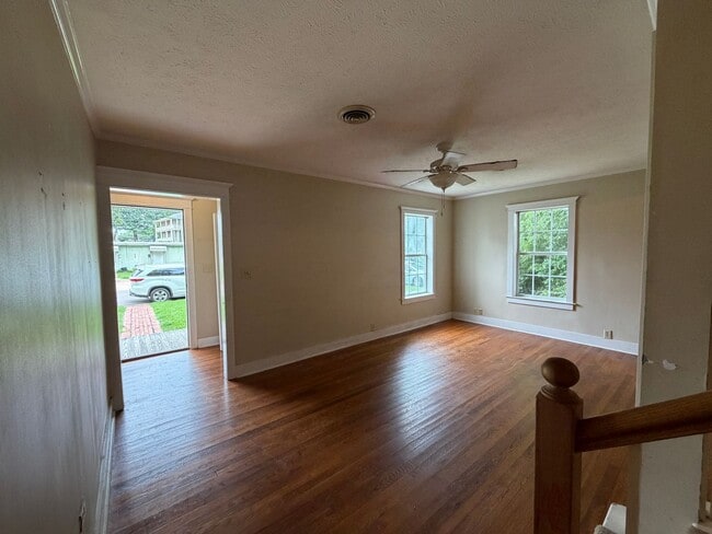 Building Photo - 207 Goodman Pl