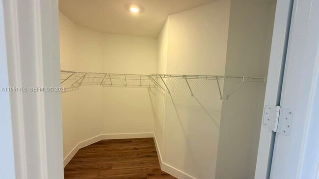 Building Photo - 19700 NE 14th Ave