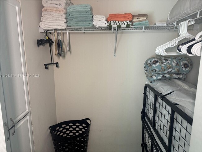 Building Photo - 2333 SE 5th St