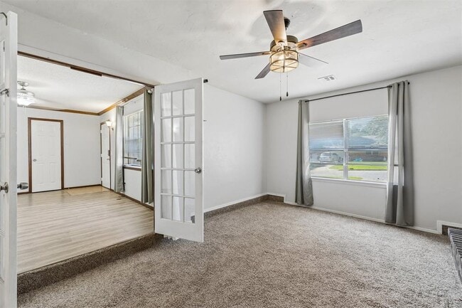 Building Photo - 3401 E Noble Dr