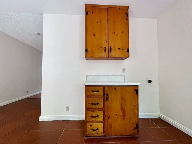 Building Photo - 315 E Avenue 31