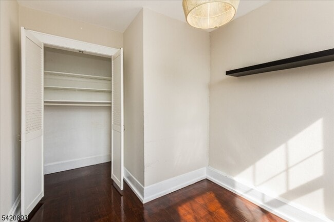 Building Photo - 43 Pleasant Way