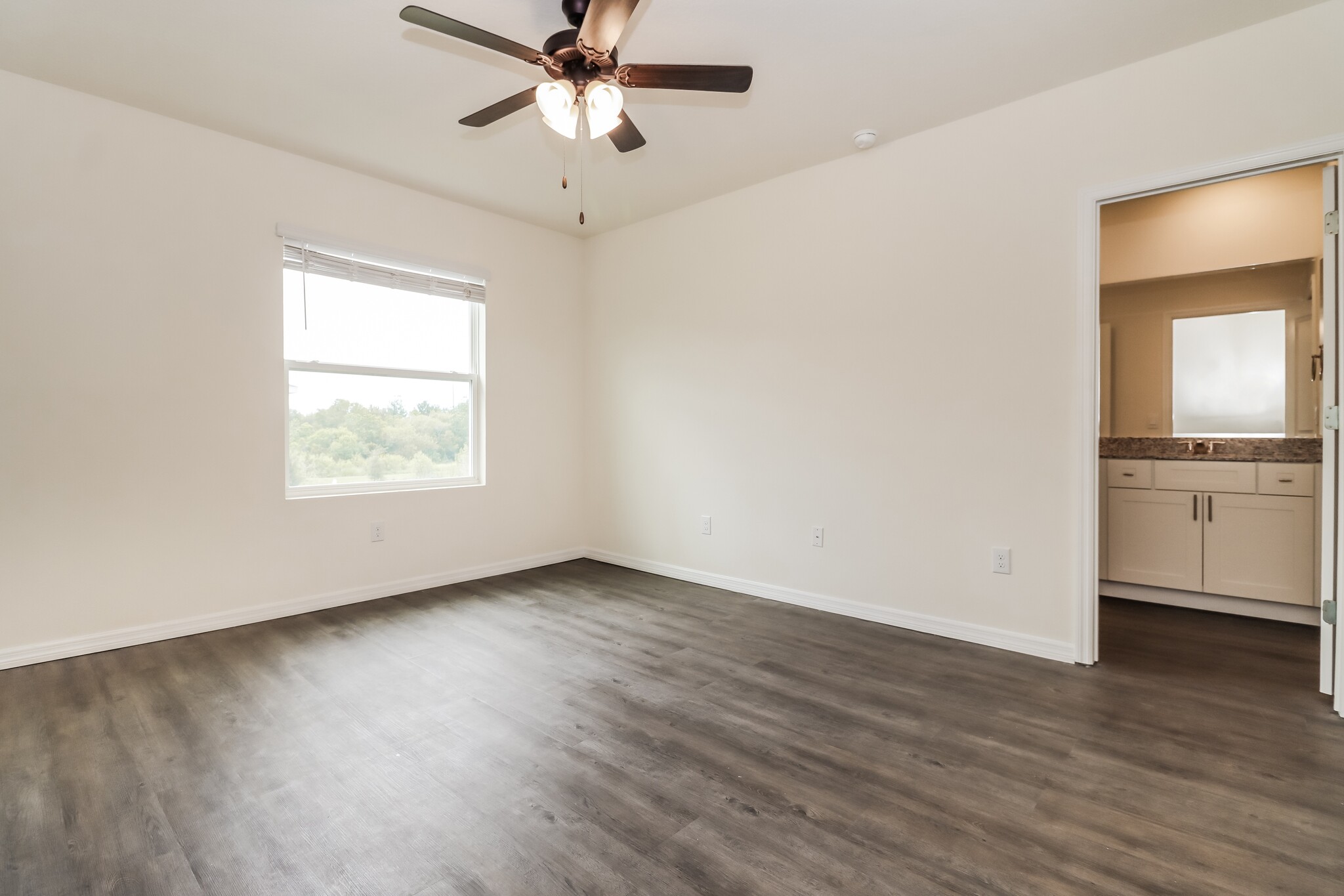 Building Photo - 11803 Mountain Retreat Ln