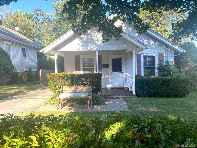 Primary Photo - 46 Hemlock Ave