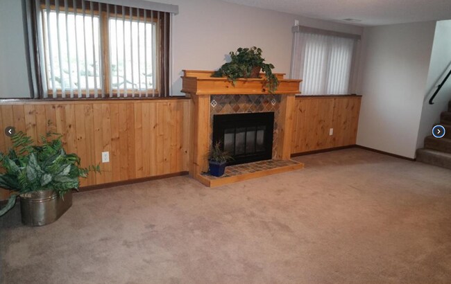 Gas Fireplace in Family Room - 14639 Hampshire Pl