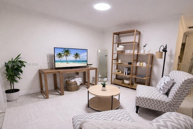 Building Photo - 232 SE 6th St