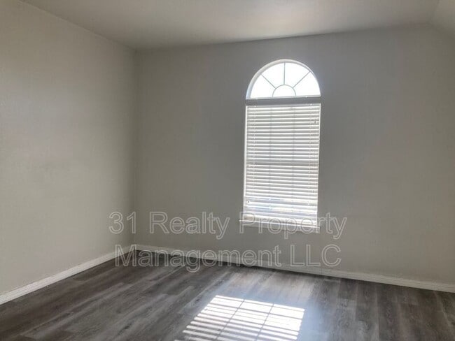 Building Photo - 2744 Ferdinand