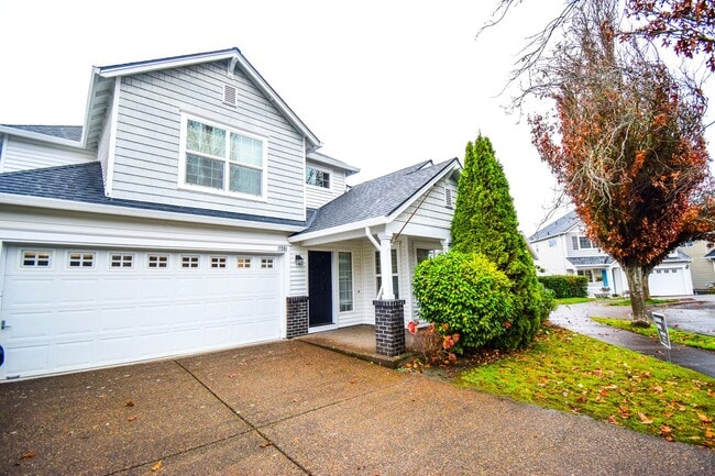 Building Photo - Move In Special!  $1000 Off!  Beautiful Spacious Home!