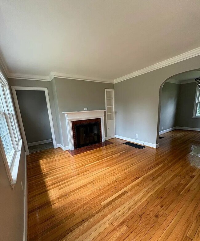 Building Photo - Move-In Special: Half Off First Full Month or One Month Free with Extended Lease!