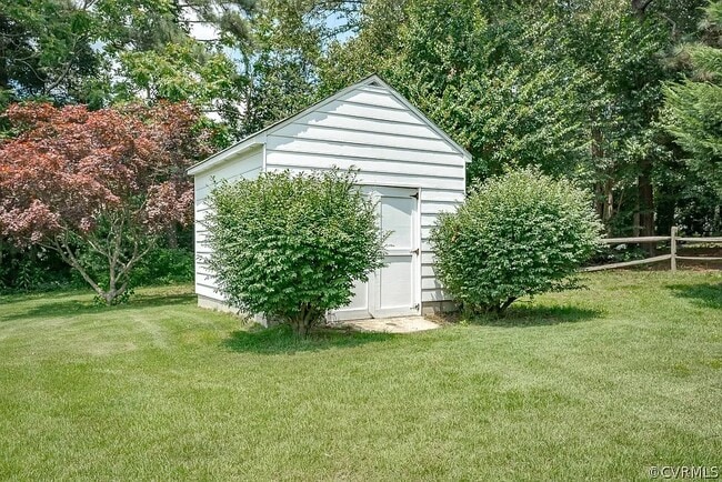 Building Photo - Queens Lace