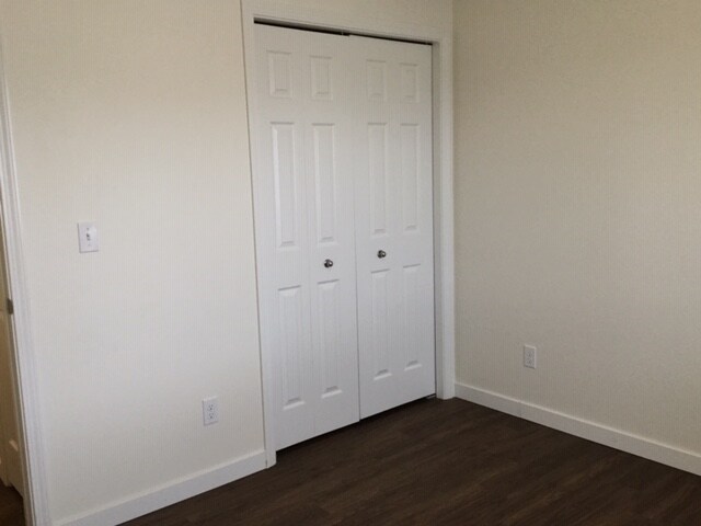 Building Photo - 1857 W Sahara Dr