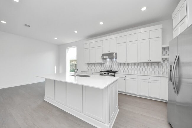 Building Photo - 27111 Blue Pool Dr