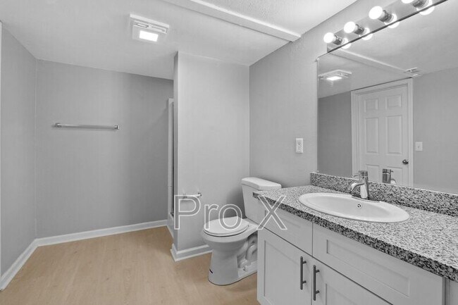 Building Photo - 1377 E Sequoyah Ct