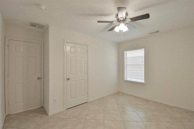 Building Photo - 20219 Entrada Ct