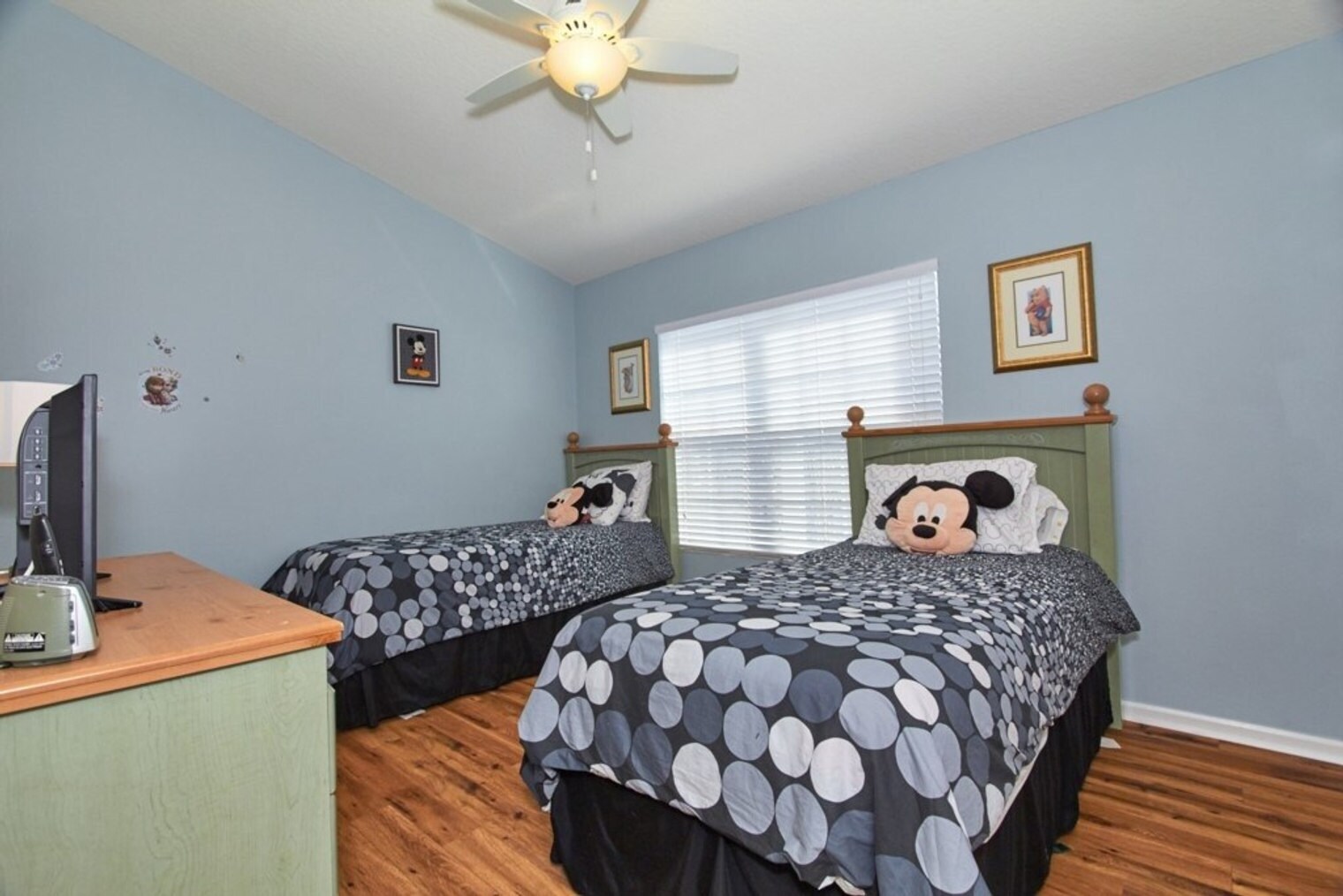 Building Photo - 2330 Silver Palm Dr