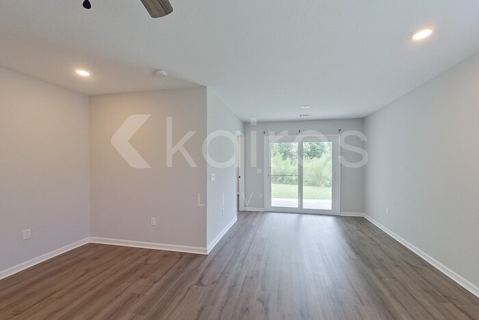 Building Photo - 52 Cottage Grove Dr