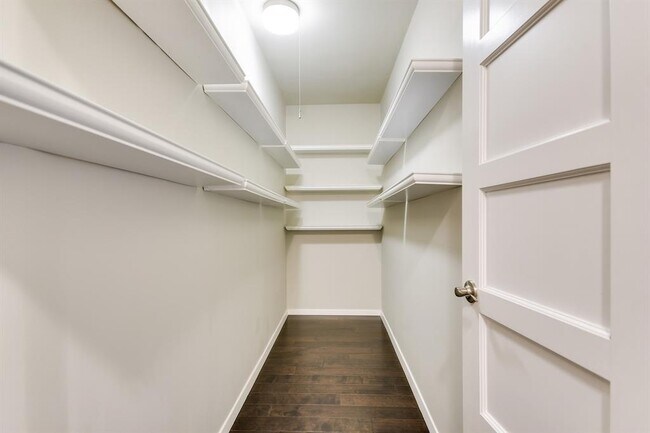 Building Photo - 3110 Red River St