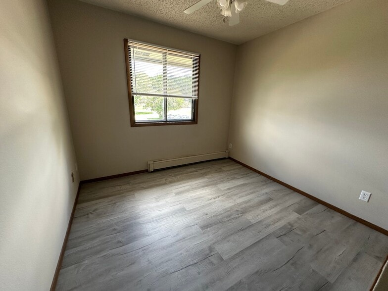 Building Photo - 321 Finkbine Ln