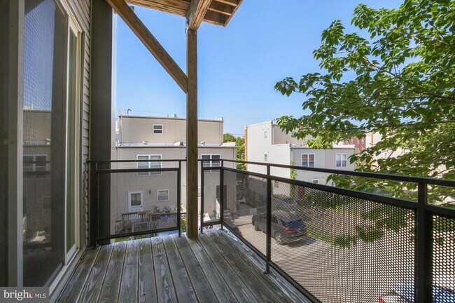 Building Photo - 910 N 17th St