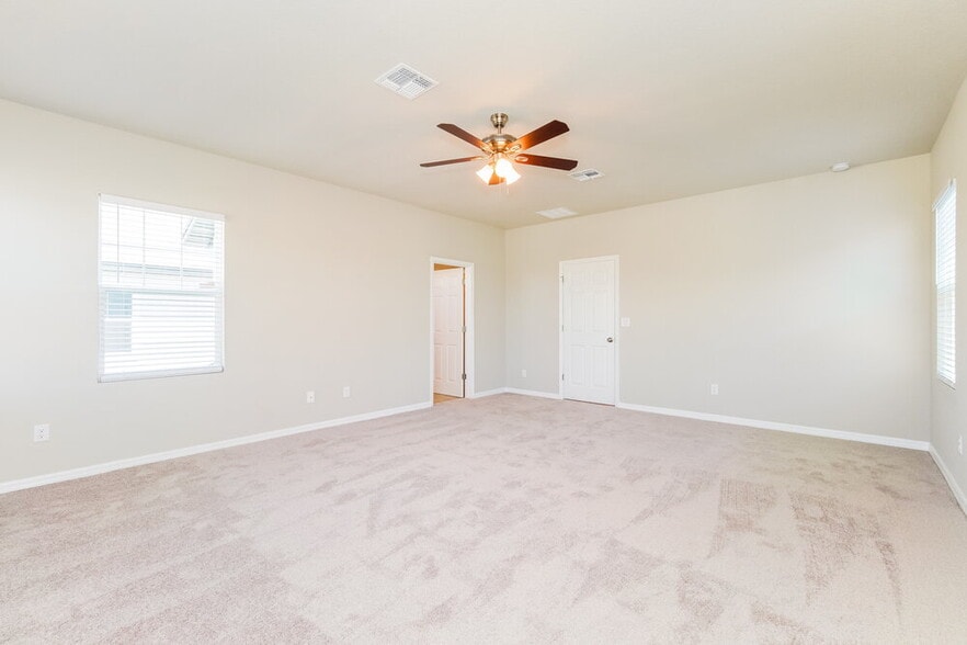 Building Photo - 2484 Gold Dust Dr