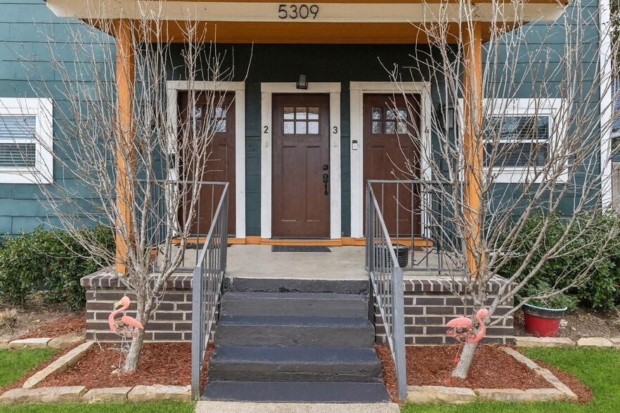 Building Photo - 5309 East Side Ave