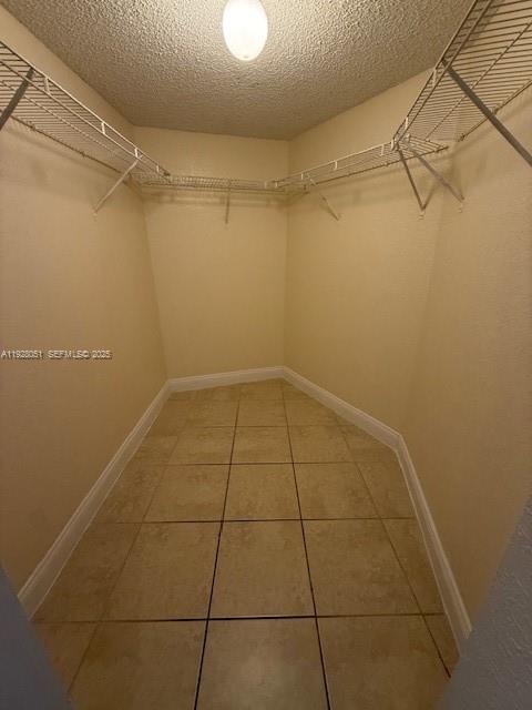 Building Photo - 4235 N University Dr