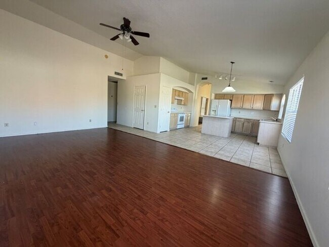 Building Photo - 15435 S 44th Way