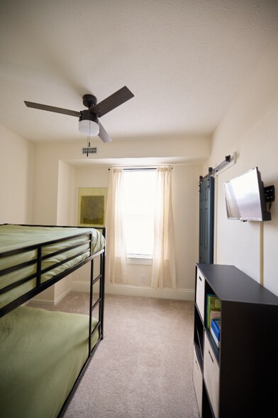 Building Photo - 2429 S 16th St