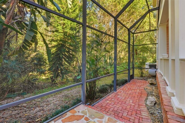 Building Photo - 815 Lake Evalyn Dr