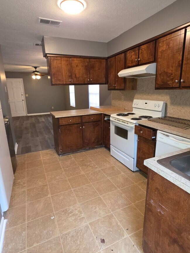 Building Photo - Kings Mountain